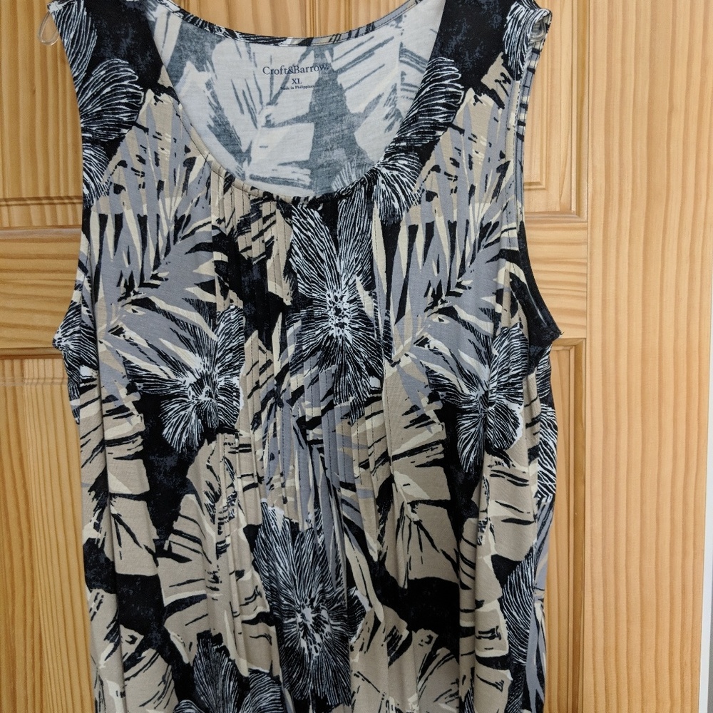 Summer top never worn